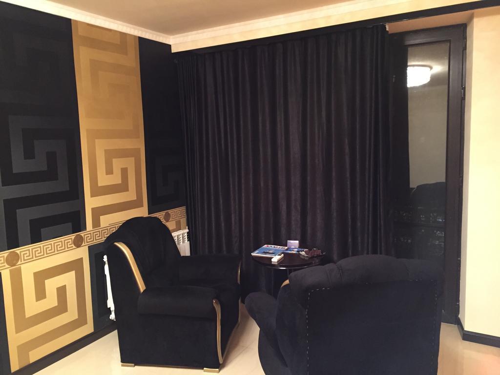 Versace Downtown Jerevan Pokoj fotografie