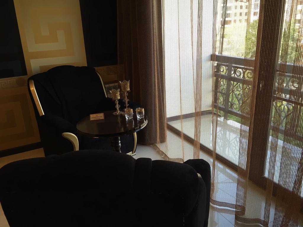 Versace Downtown Jerevan Pokoj fotografie